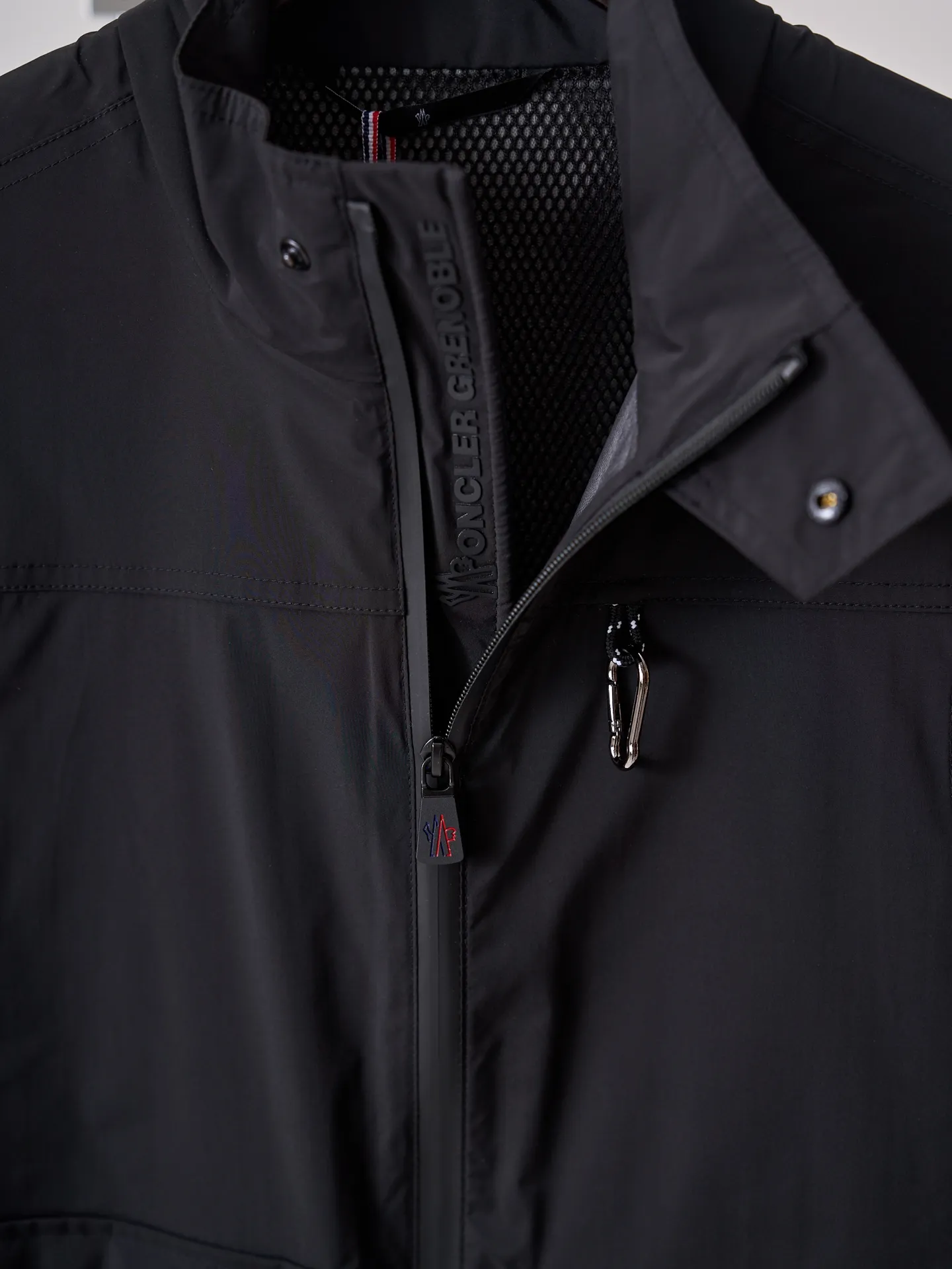 MONCLER/ 【In Stock】S M L XL ： 100% ， 、Wear-Resistant ， ， ， “ 、 ” ， ， 。 ： + Breathable ， ， ， ， 、 。 ， ， 。 ： ， ， 、 ， ， 。 ： ， 3 ， 、 ， ， 。 ， ， 。 : Logo ， 。 ： 1. ， ， ， ， ， ， 。 2. Black White ， Moncler ， ， ， ， ， ， 。 ： ， ， ， ， 。